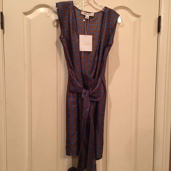 DIANE VON FURSTENBERG Sleeveless Dress Size S NWT - Picture 6 of 8